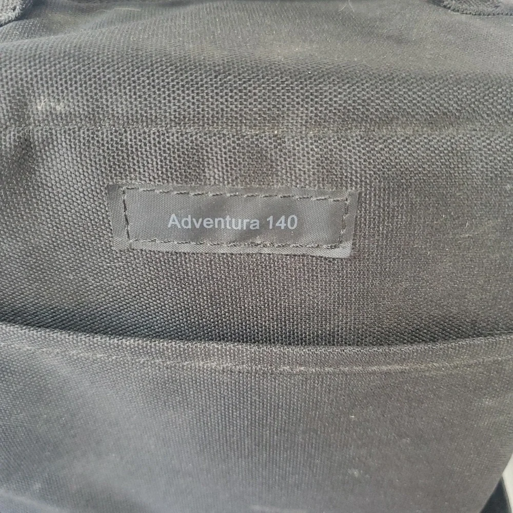 Lowepro Adventura 140 Camera Bag Black Removable Strap